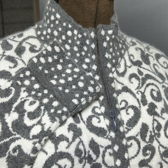 Icelandic design cardigan full front 2 way zipper angora soft grey and white. - Picture 4 of 13